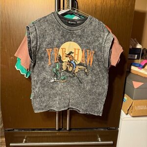 Yee Haw merigold kiss Graphic crop Tee - washed out Black